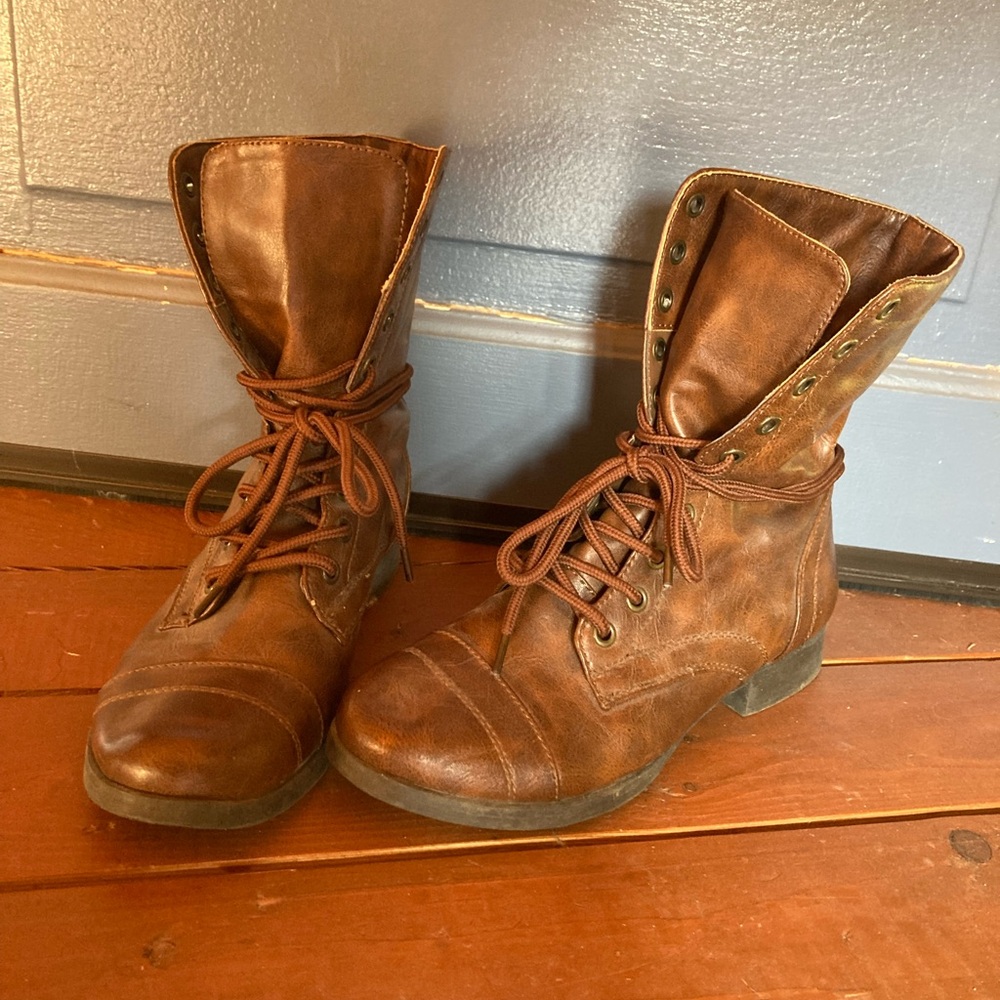 Women’s Brown Leather Boots